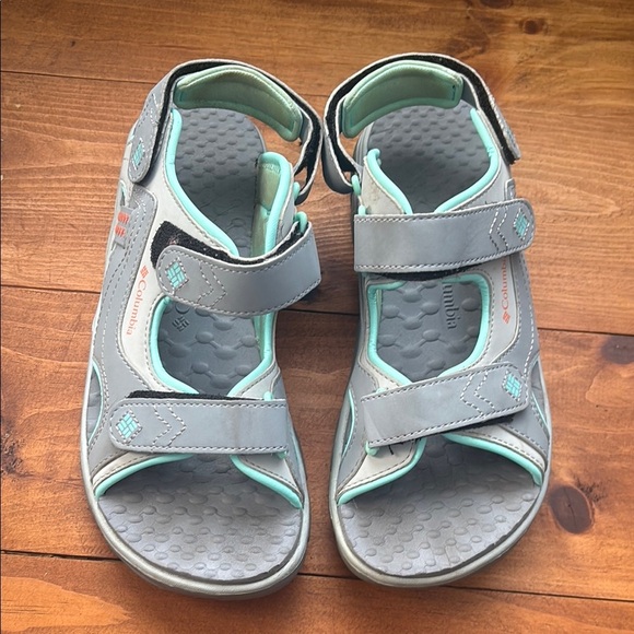 Columbia | Youth Castlerock Supreme Sandle Gray and Mint Velcro Sandals Size 4 - Picture 1 of 9